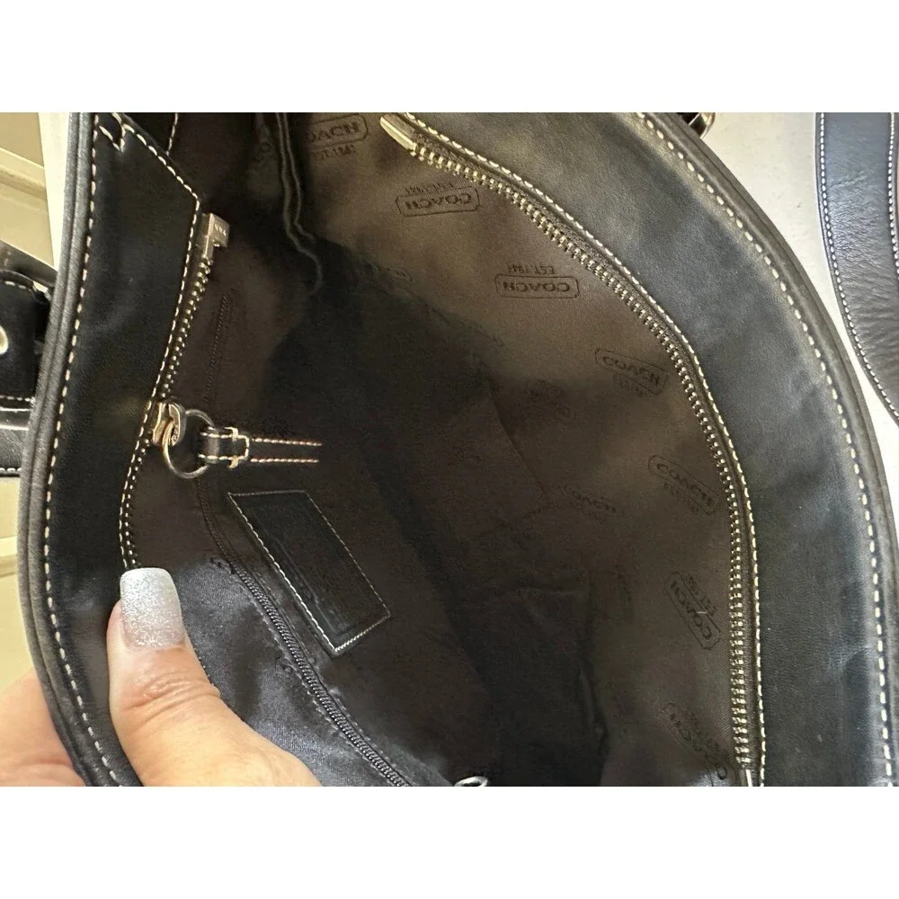 Coach 9572 Hamptons Black Smooth Leather Buckle Straps Hobo Tote Shoulder Bag